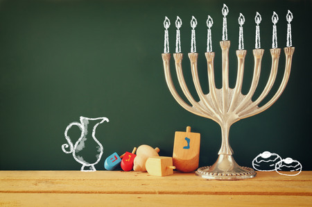 מסיבת חנוכה עם יונה קפח